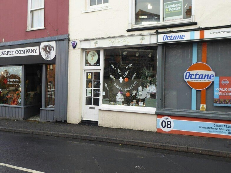 Cranbrook Rd, Hawkhurst à louer - Photo de l’immeuble – Image 2 sur 6