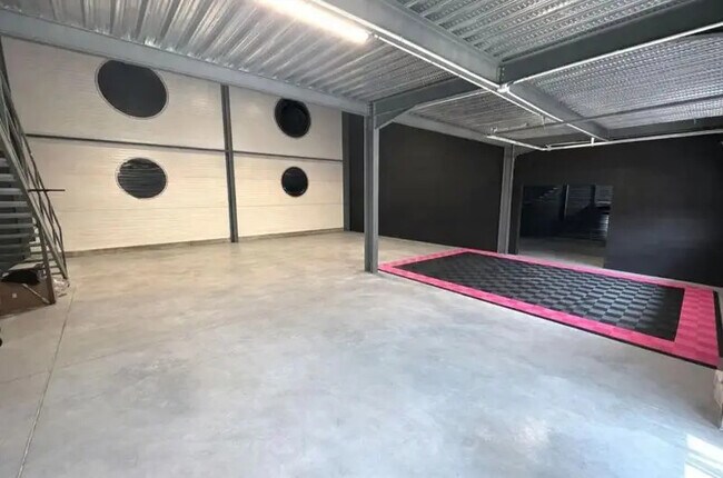 Plus de détails pour Bureau, Local d'activités à louer