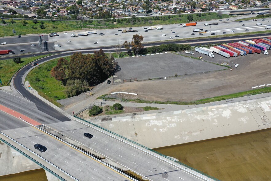 Rosecrans Ave, Paramount, CA à vendre - Photo principale – Image 1 sur 4