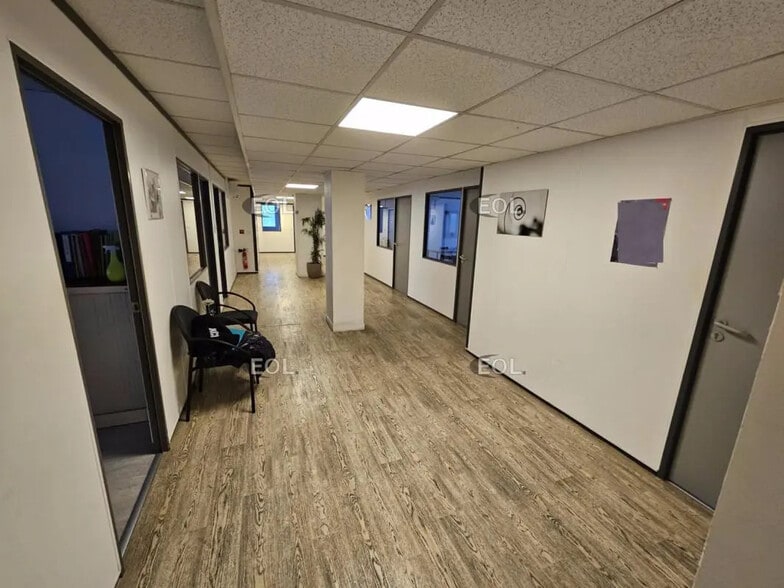 Bureau dans Créteil à vendre - Photo intérieure – Image 1 sur 18