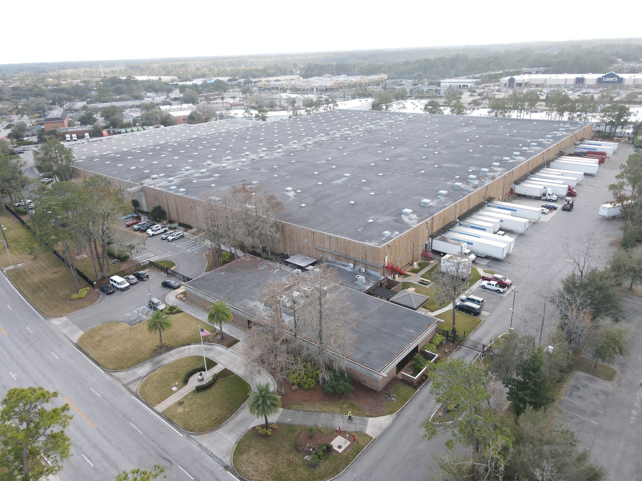8040 Bayberry Rd, Jacksonville, FL à louer Photo de l’immeuble– Image 1 sur 6