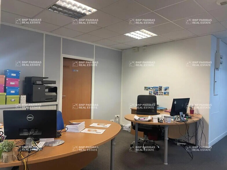 Bureau dans Saran à louer - Photo de l’immeuble – Image 2 sur 9