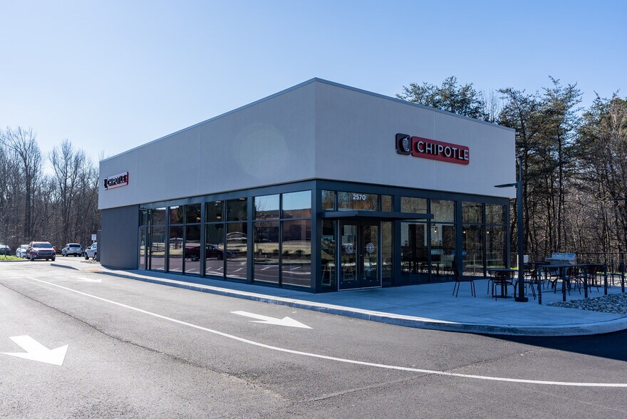 2500-2562 W Pulaski Hwy, North East, MD à louer - Photo de l’immeuble – Image 3 sur 10
