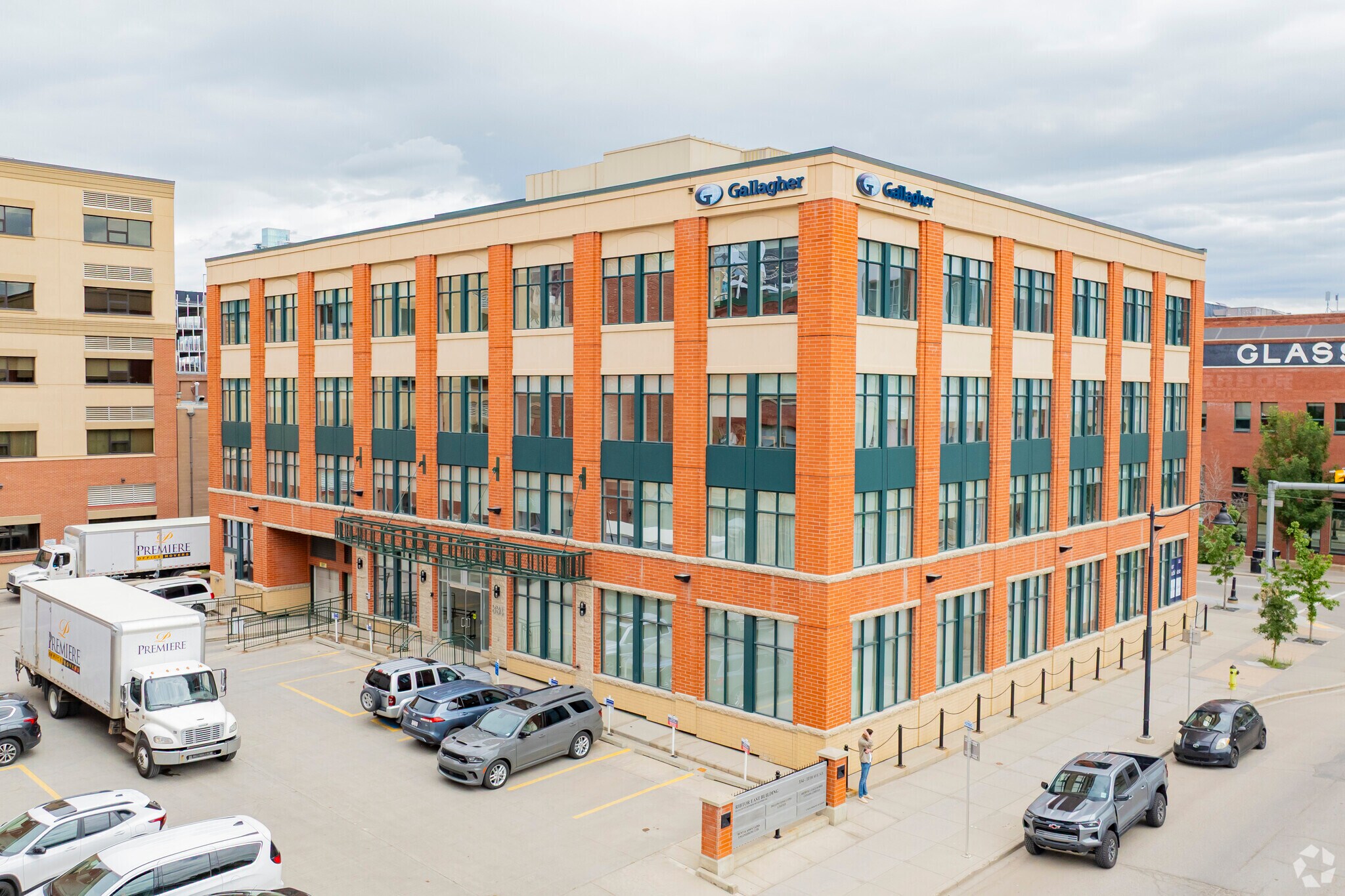 334 11th Ave SE, Calgary, AB à louer Photo principale– Image 1 sur 4