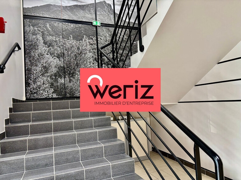 730 Rue René Descartes, Aix-en-Provence à louer - Photo de l’immeuble – Image 3 sur 5