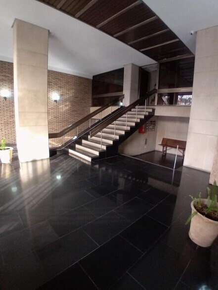 Bureau dans Córdoba, Córdoba à louer - Photo de l’immeuble – Image 3 sur 18