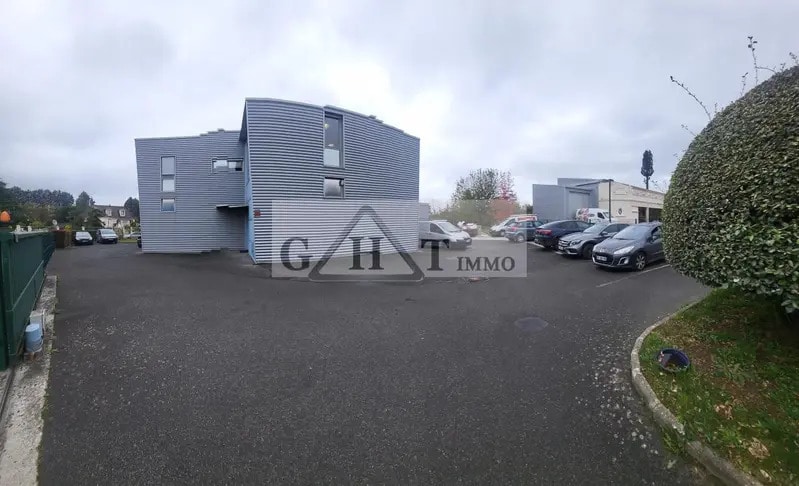Industriel/Logistique dans Mandres-les-Roses à louer - Photo de l’immeuble – Image 3 sur 16