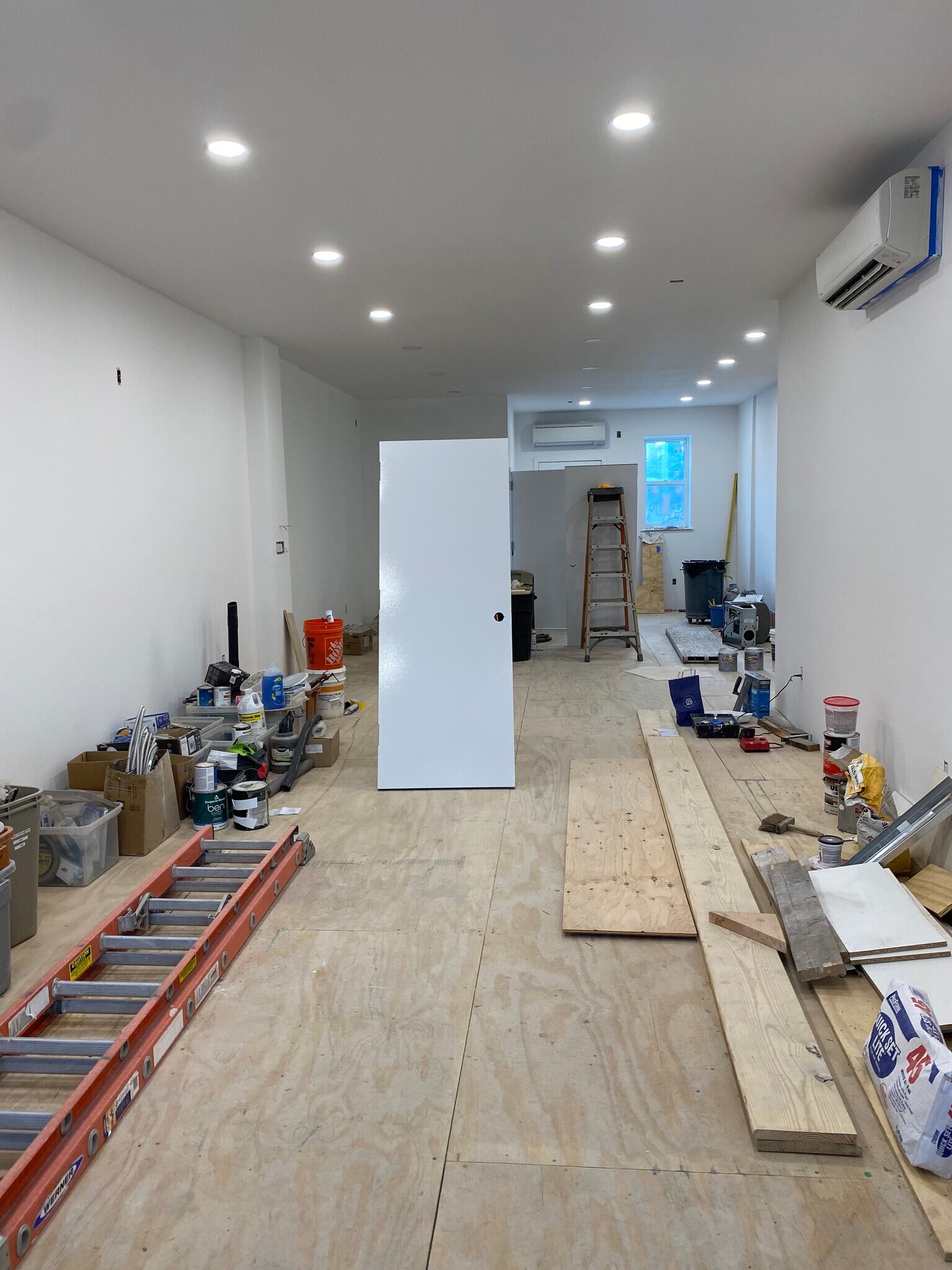 8417 7th Ave, Brooklyn, NY à louer Photo principale– Image 1 sur 6