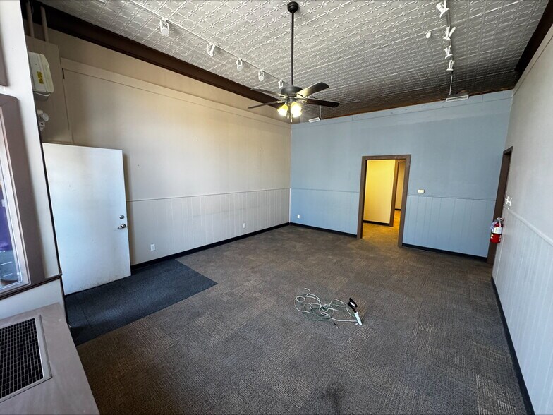 903 Main St, Adel, IA à louer - Photo de l’immeuble – Image 2 sur 6