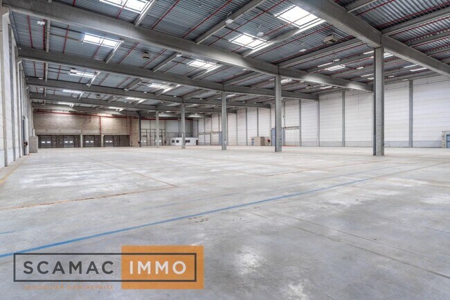 Plus de détails pour Industriel/Logistique à louer