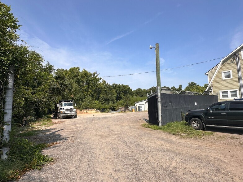 6924 Fort Smallwood Rd, Baltimore, MD à louer - Photo de l’immeuble – Image 2 sur 25