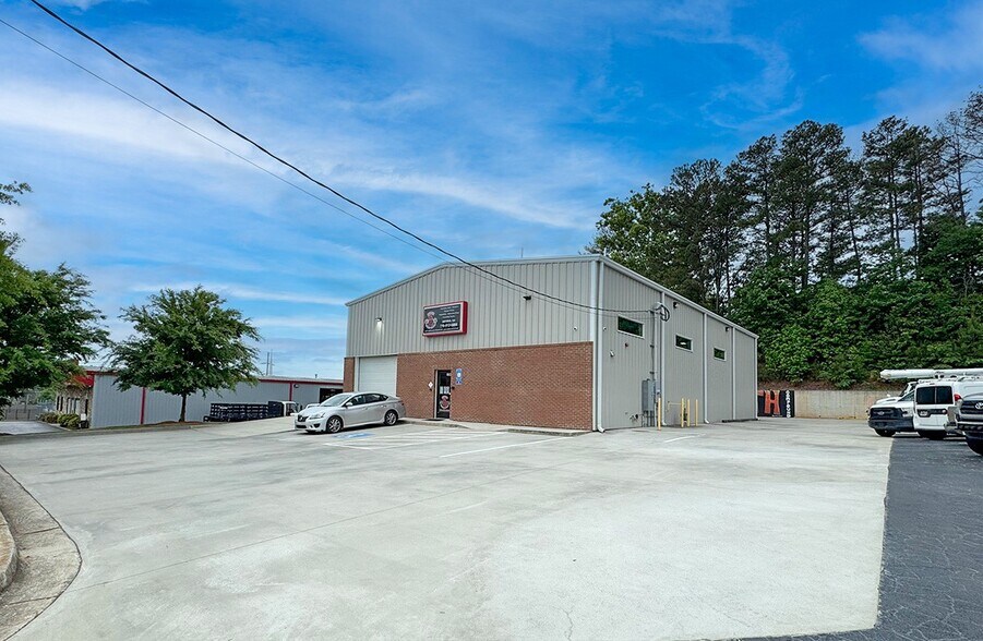 2304 Old Concord Rd, Smyrna, GA à vendre - Photo de l’immeuble – Image 1 sur 7