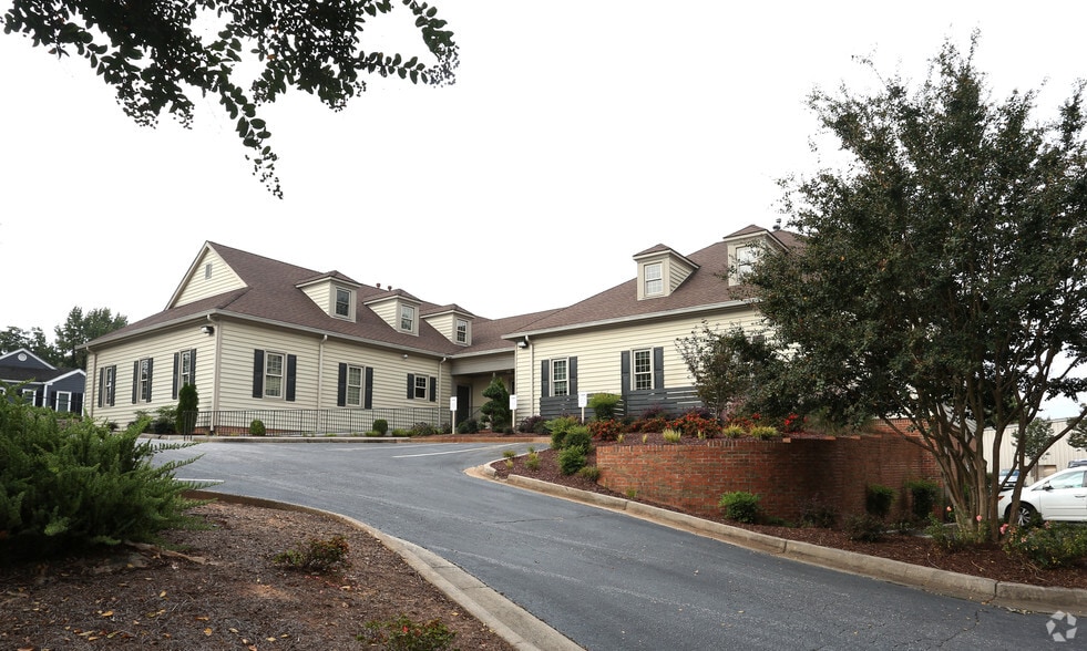 3690 N Peachtree Rd, Chamblee, GA à louer - Photo principale – Image 1 sur 13