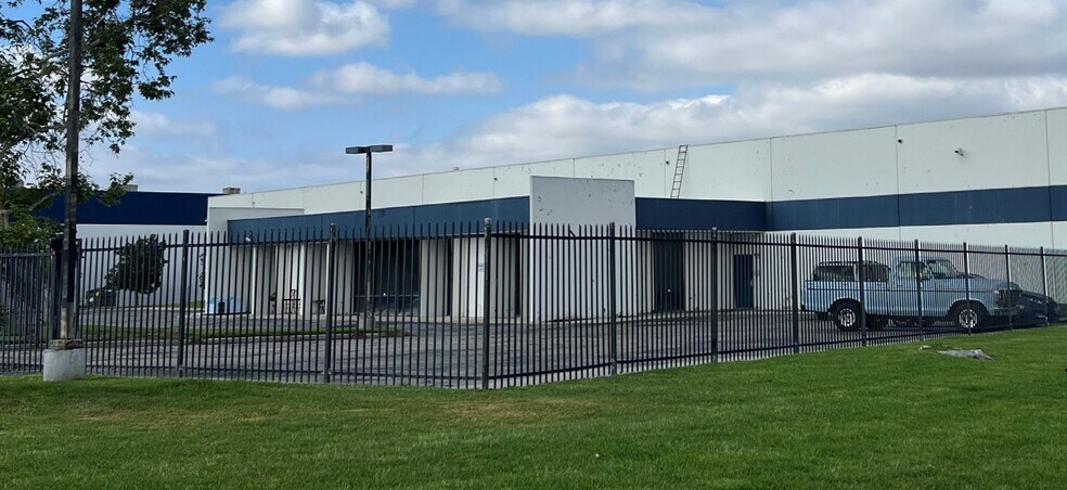 6727 Columbus Ave, Riverside, CA à louer - Photo de l’immeuble – Image 1 sur 8