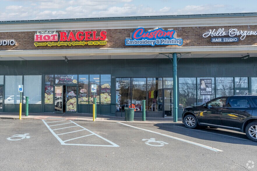 2295 Richmond Ave, Staten Island, NY à louer - Photo de l’immeuble – Image 2 sur 4