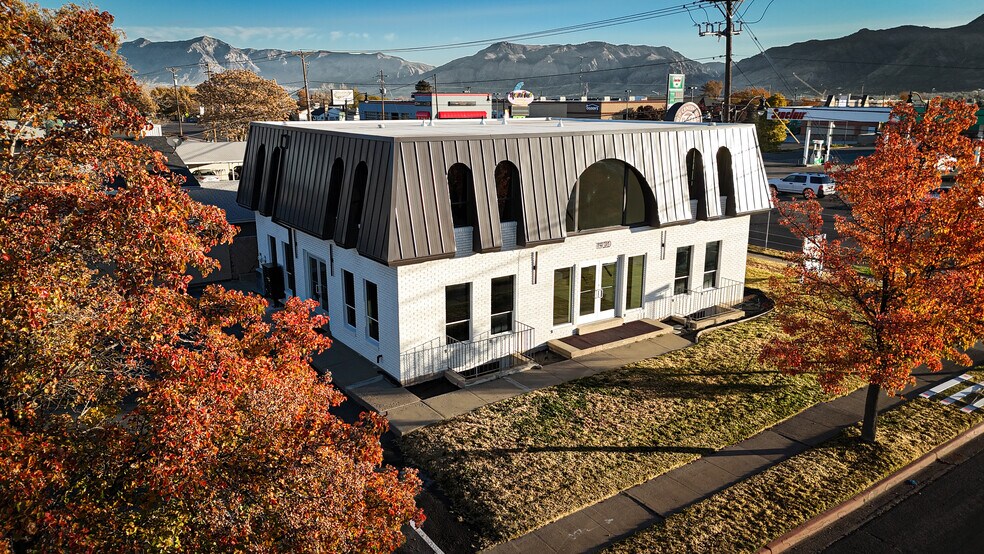 1920 W 5200 S, Roy, UT à vendre - Photo de l’immeuble – Image 1 sur 24