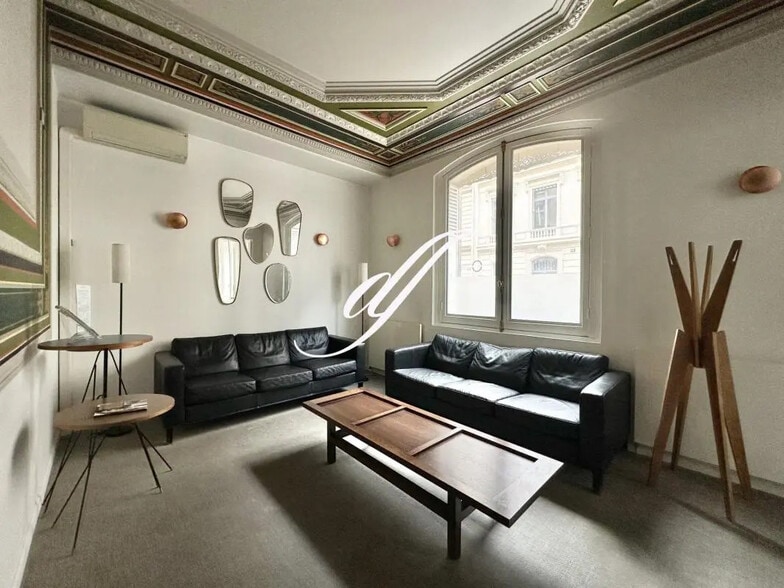 Local commercial dans Paris à vendre - Photo intérieure – Image 1 sur 13