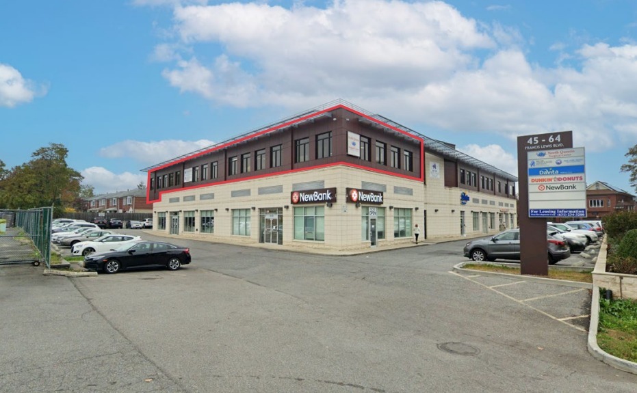 45-64 Francis Lewis Blvd, Bayside, NY à louer - Photo de l’immeuble – Image 1 sur 5