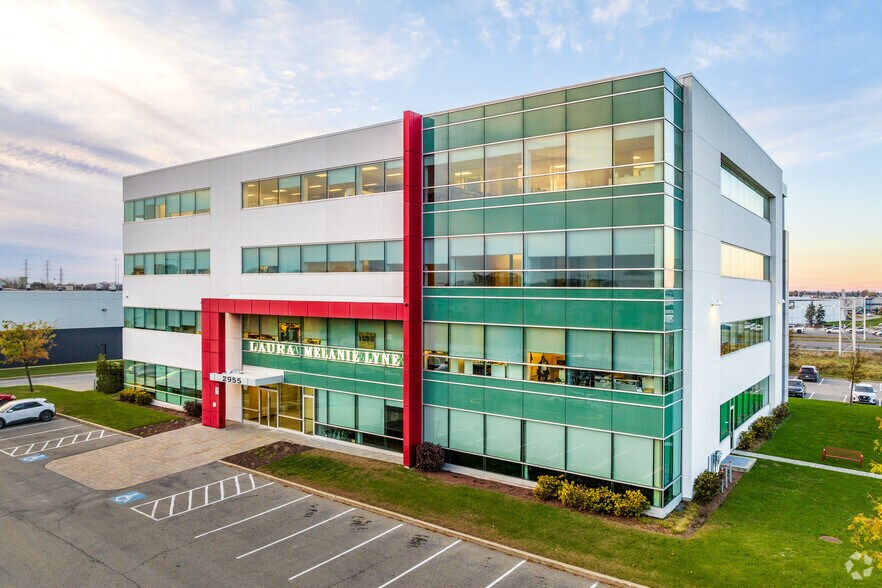 2955 Rue Jules-Brillant, Laval, QC à louer - Photo de l’immeuble – Image 2 sur 17