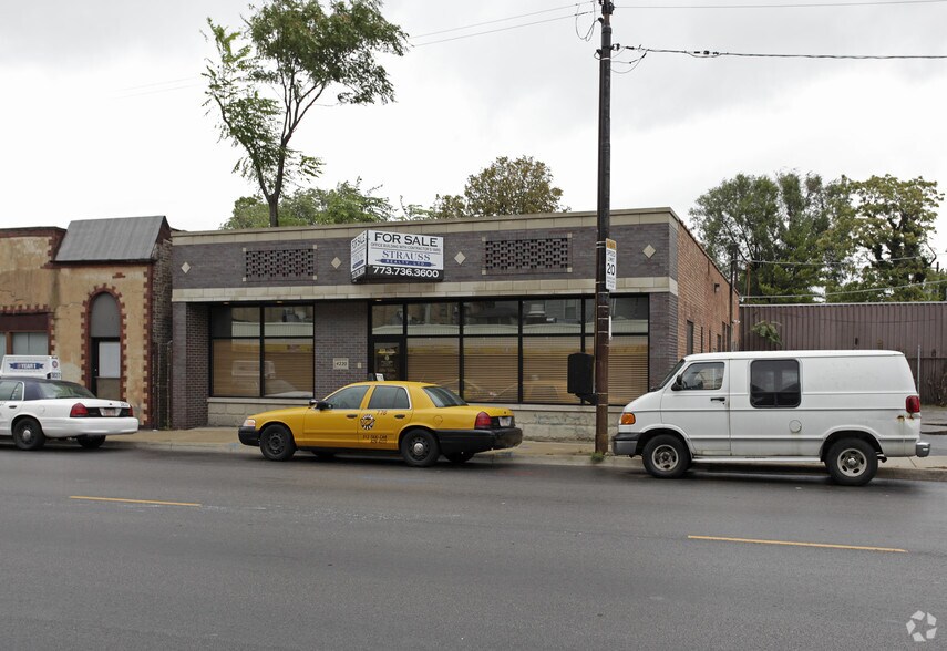 4220 W Montrose Ave, Chicago, IL à vendre - Photo principale – Image 1 sur 9