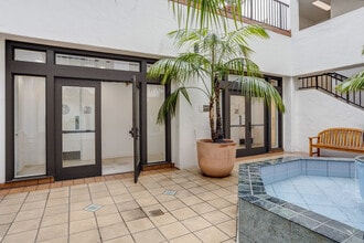725 Arizona Ave, Santa Monica, CA à louer Photo de l’immeuble– Image 1 sur 4