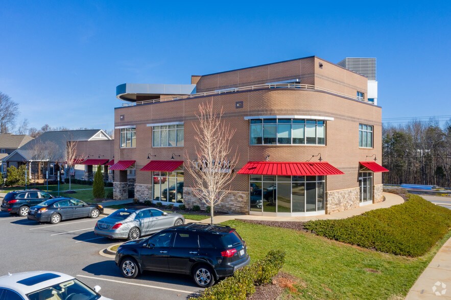 331 Alcove Rd, Mooresville, NC à louer - Photo de l’immeuble – Image 3 sur 6