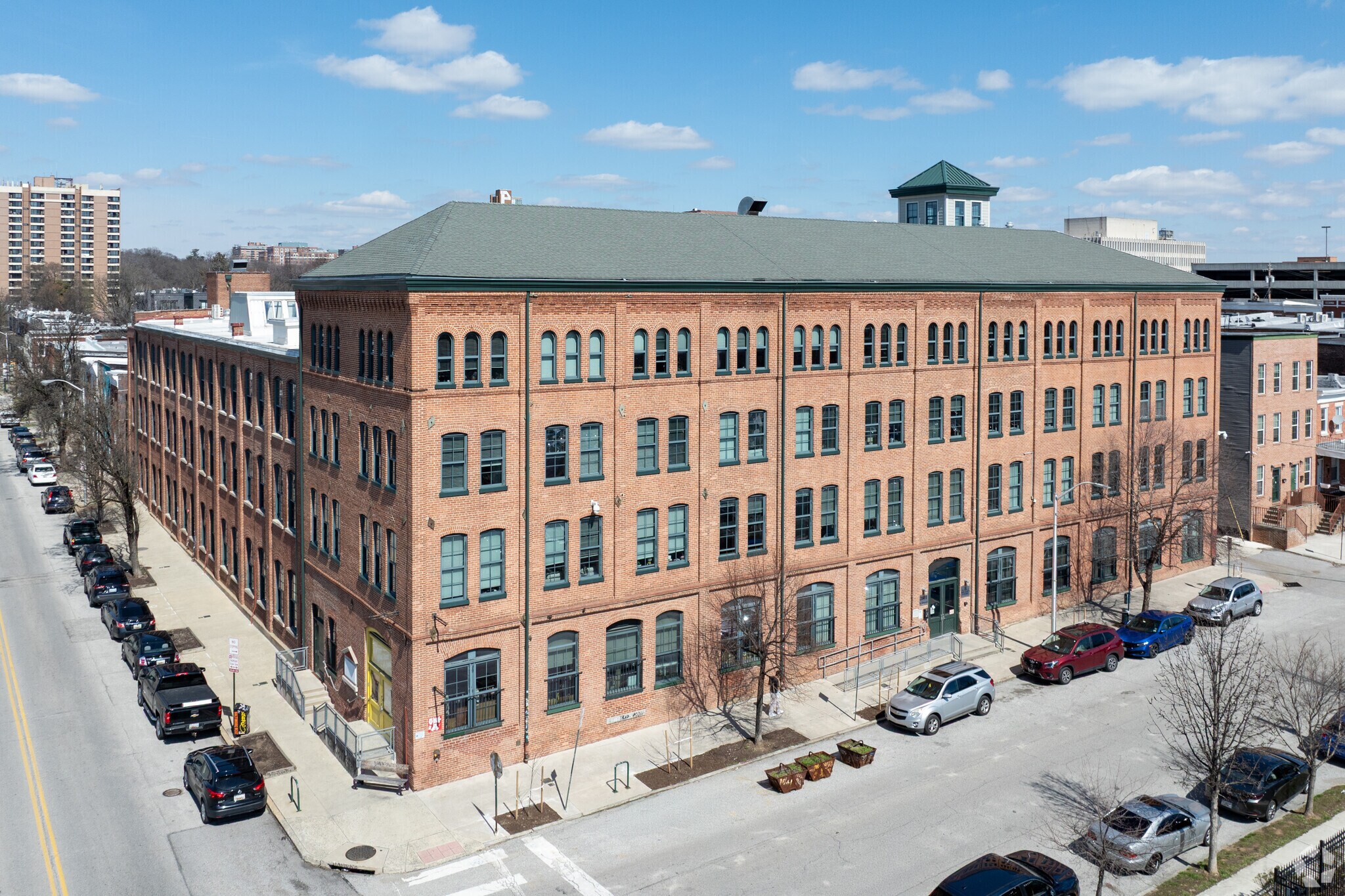 2601 N Howard St, Baltimore, MD à louer Photo principale– Image 1 sur 5