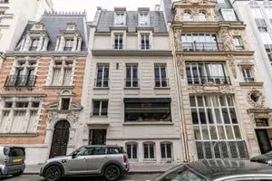 Bureau dans Paris à louer Photo de l’immeuble– Image 1 sur 24