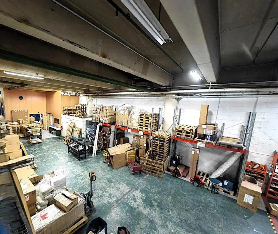 Industriel/Logistique dans Bagnolet à vendre Photo de l’immeuble– Image 1 sur 12