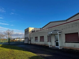 Plus de détails pour Local d'activités à louer