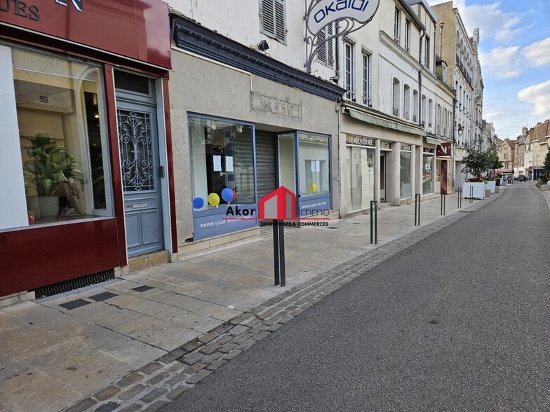 28 Rue Du Temple, Auxerre à louer - Photo de l’immeuble – Image 3 sur 3