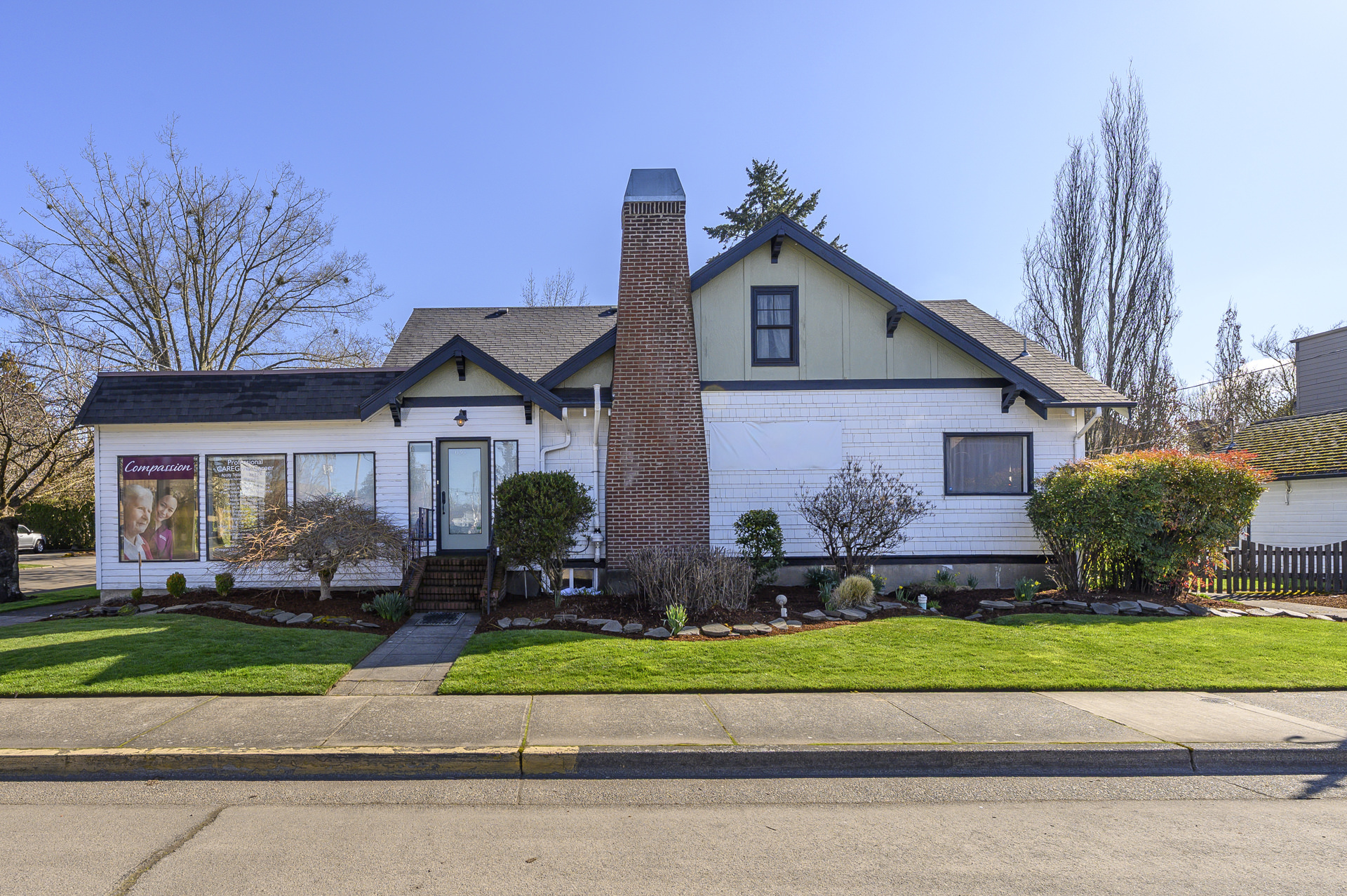 636 NE Baker St, Mcminnville, OR à vendre Photo de l’immeuble– Image 1 sur 31
