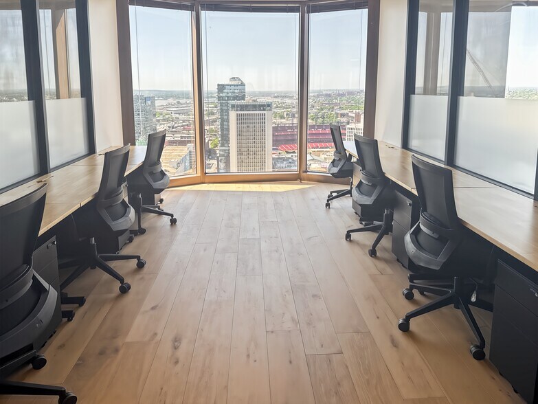 211 N Broadway, Saint Louis, MO à louer - Photo de l’immeuble – Image 3 sur 16