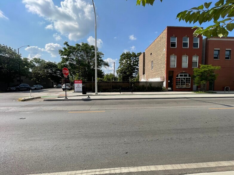 2101 W Grand Ave, Chicago, IL à louer - Autre – Image 1 sur 10