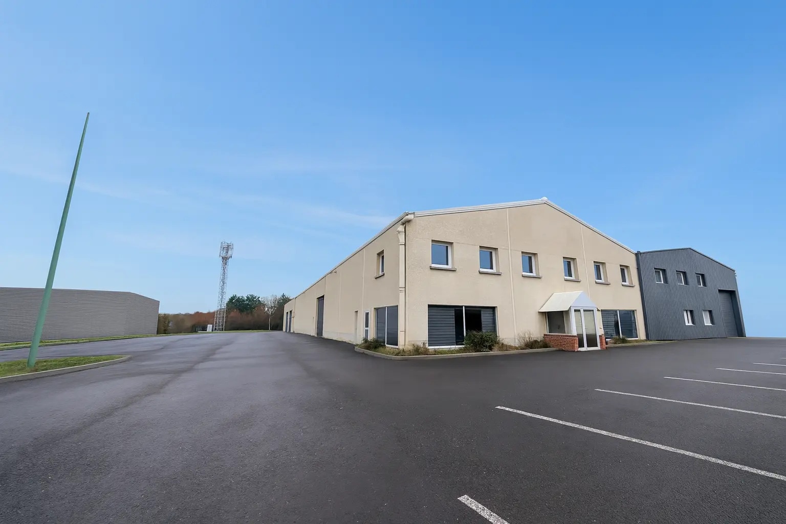 Rue Marie Louise Burgert Neuv, Reims à louer Photo de l’immeuble– Image 1 sur 13