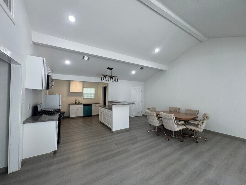 2924 Byley Blvd, Orange, TX à louer - Photo de l’immeuble – Image 3 sur 31