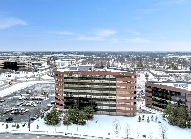 11595 N Meridian St, Carmel, IN à louer - Photo de l’immeuble – Image 2 sur 8