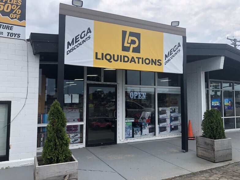 921-925 N Lake St, Aurora, IL à louer - Photo de l’immeuble – Image 1 sur 1