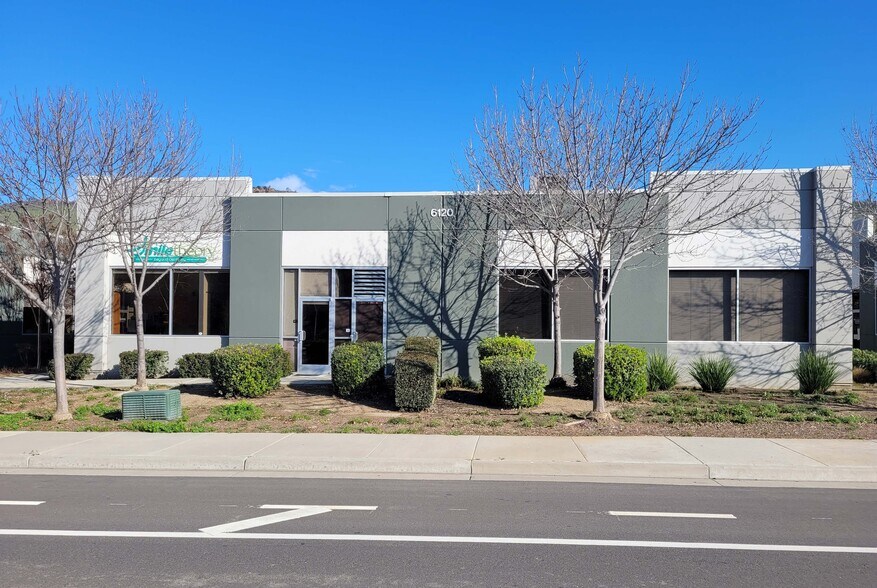 6120 Hellyer Ave, San Jose, CA à louer - Photo de l’immeuble – Image 1 sur 5