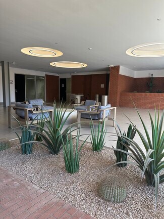 Plus de détails pour 702 E Osborn Rd, Phoenix, AZ - Bureau à louer