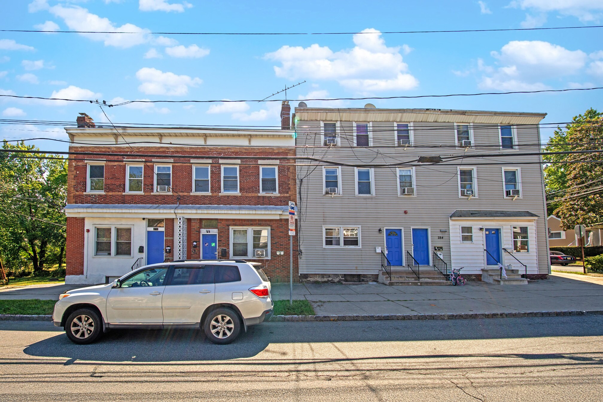 276-278  & 284 W Pallisade Avenue portefeuille de 2 biens à vendre sur LoopNet.fr Photo de l’immeuble– Image 1 sur 13