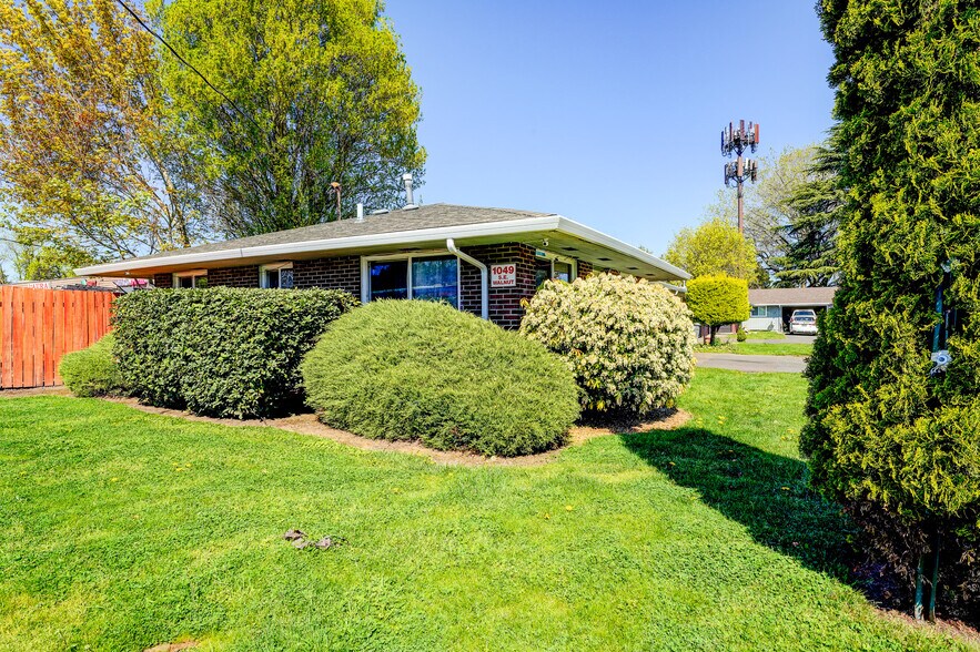 1049 SE Walnut St, Hillsboro, OR à vendre - Photo de l’immeuble – Image 2 sur 63
