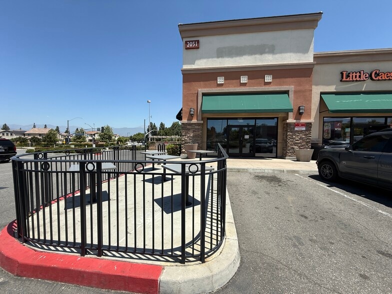 2051 Rancho Valley Dr, Pomona, CA à louer - Photo de l’immeuble – Image 2 sur 13