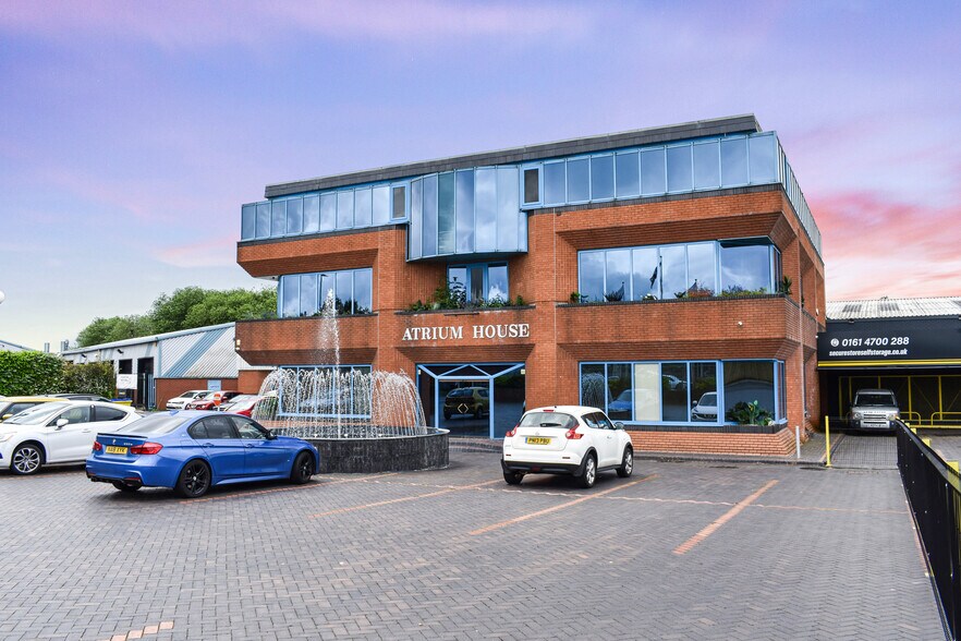 574 Manchester Rd, Bury à louer - Photo de l’immeuble – Image 2 sur 17