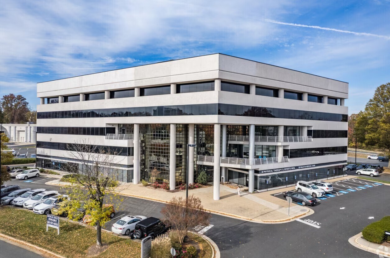 12011 Lee Jackson Memorial Hwy, Fairfax, VA à louer Photo de l’immeuble– Image 1 sur 8