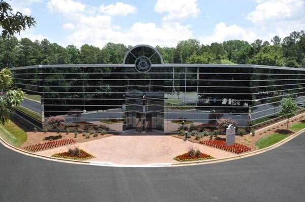 13420 Reese Blvd W, Huntersville, NC à louer - Photo principale – Image 1 sur 10