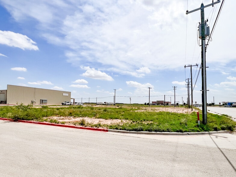 3101 Antelope Trail, Midland, TX à vendre - Photo de l’immeuble – Image 2 sur 9