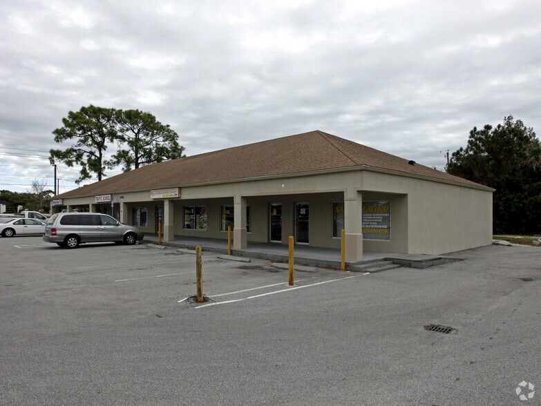 2040 Palm Bay Rd NE, Palm Bay, FL à vendre - Photo principale – Image 1 sur 16