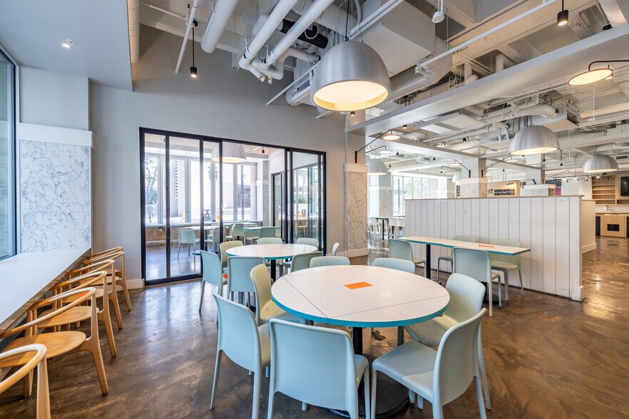 100 W Bay St, Jacksonville, FL à louer - Photo de l’immeuble – Image 3 sur 9