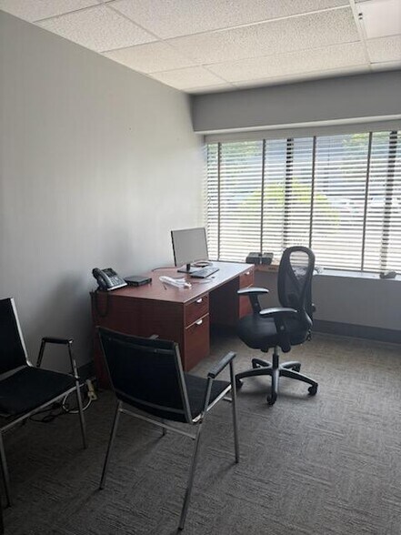109 Sanford St, Hamden, CT à louer - Photo intérieure – Image 3 sur 6